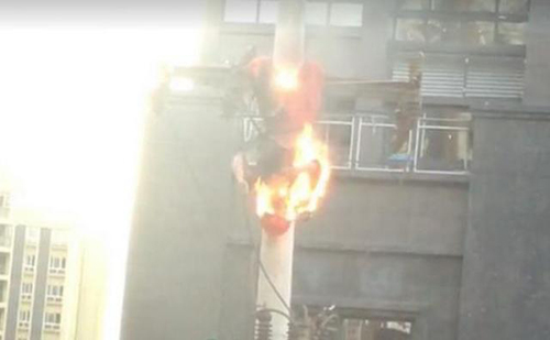 工人修電纜遭電擊